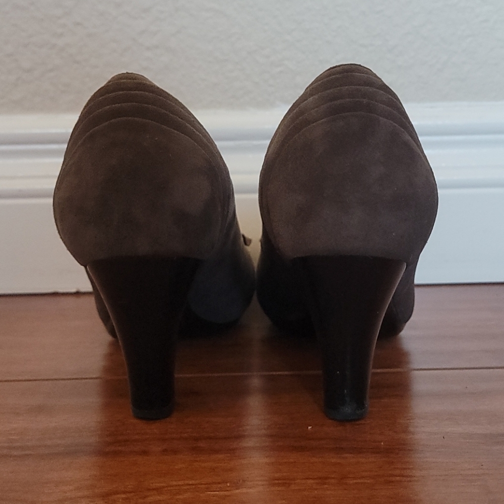 Heels - Picture 4 of 4